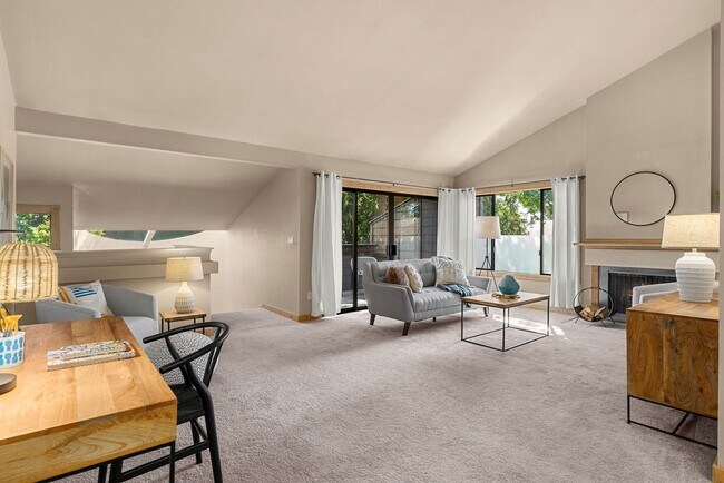 Building Photo - 2Bd/2Ba Kirkland Condo