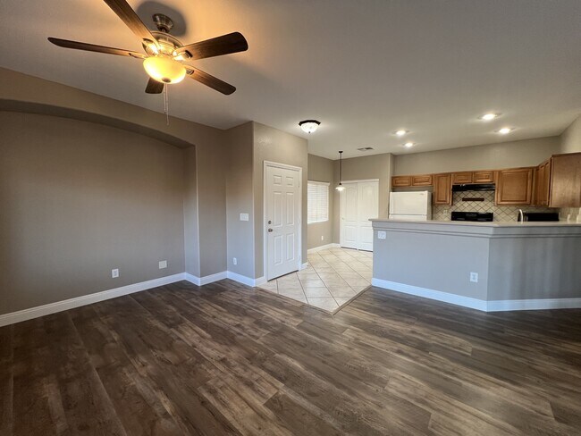 Foto del edificio - 1081 Pleasure Ln