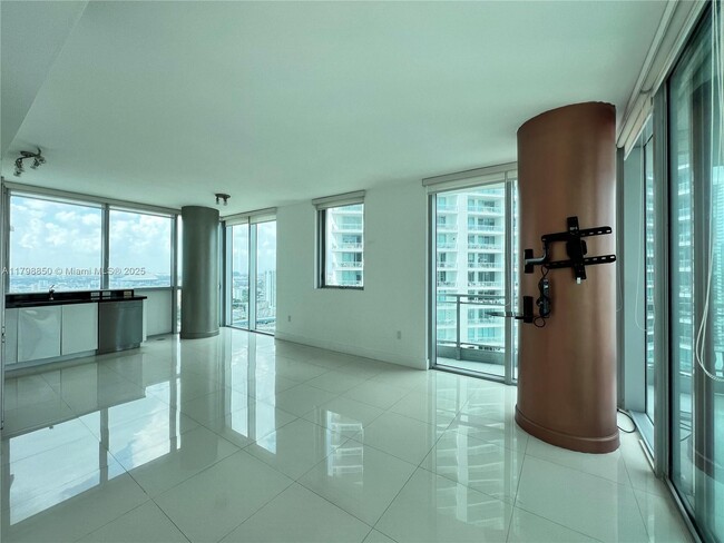 Foto del edificio - 92 SW 3rd St