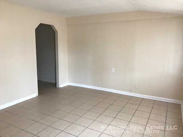 Building Photo - 3 Bedroom house for rent!