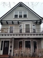 Building Photo - 114 Russell St