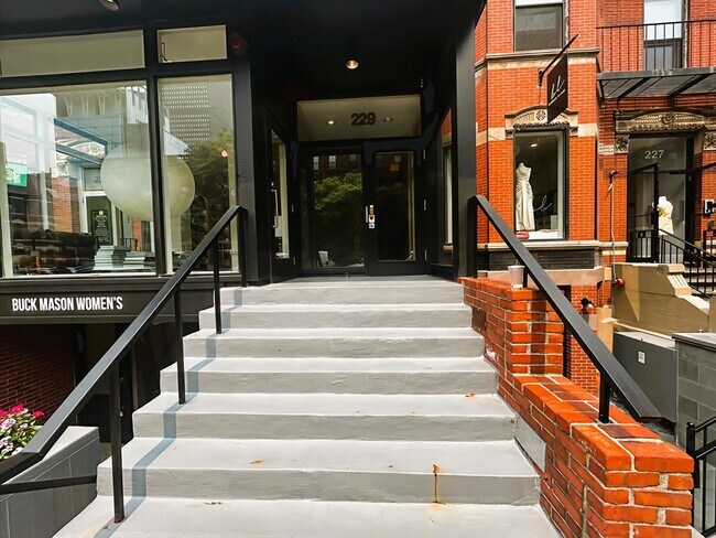 Foto del edificio - 229 Newbury St