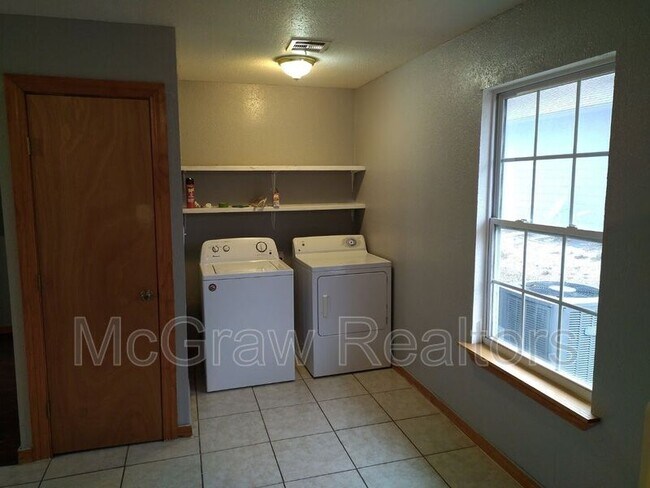 Foto del edificio - 218 E 14th St