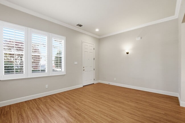 Foto del edificio - 4 Bed 3 Bath Single Family Home in Napa