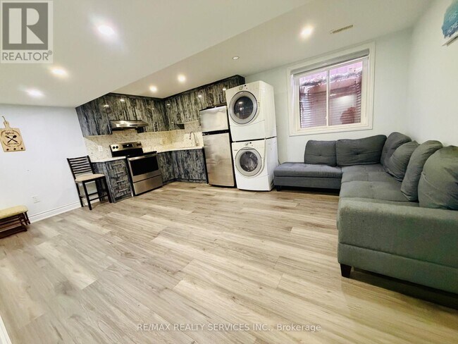 Photo du bâtiment - 67 Larson Peak Rd