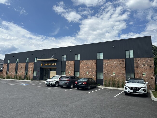 Building Photo - 4 Laurel Hill Dr