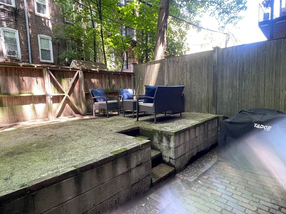 Primary Photo - 117 Appleton St