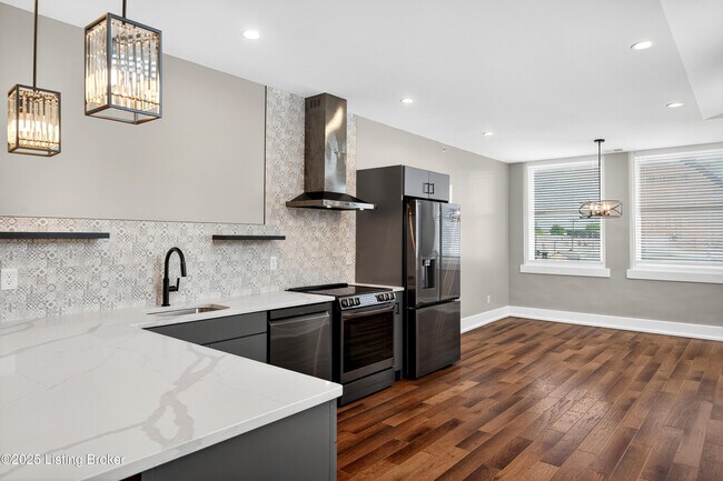 Foto del edificio - 1529 W Market St