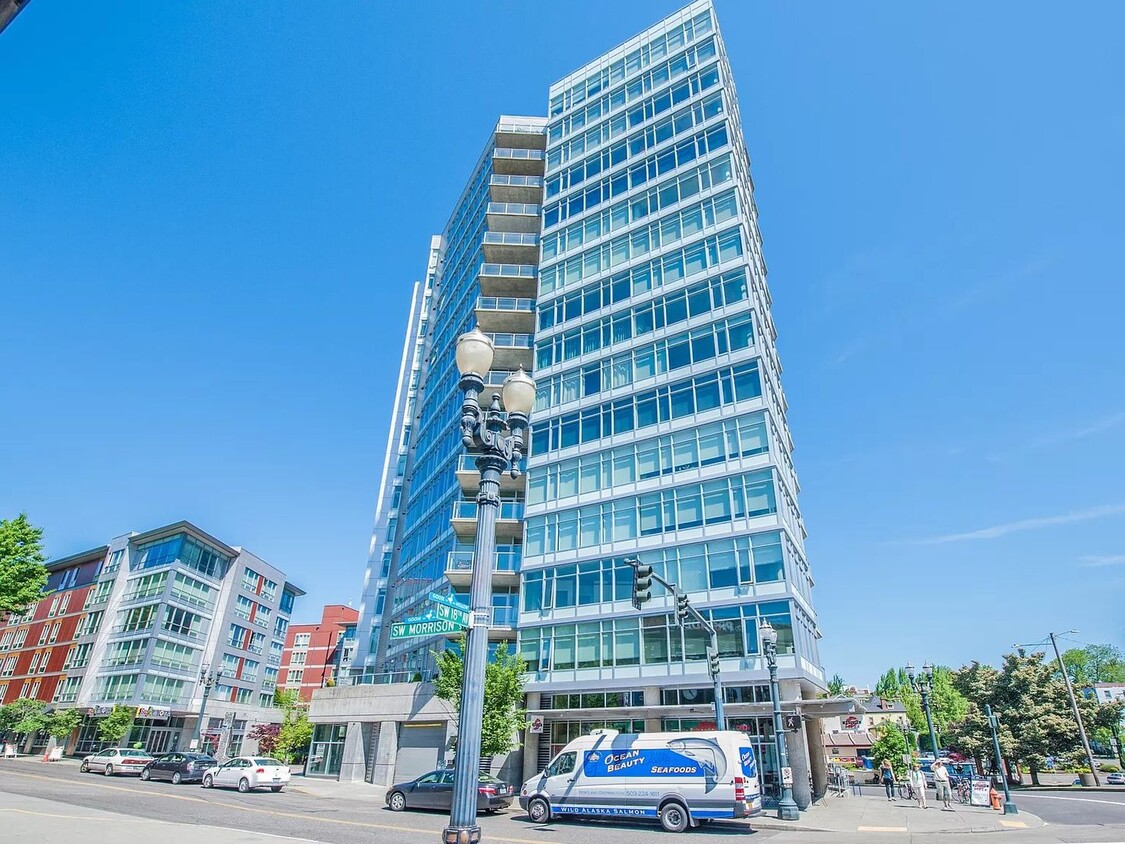 Foto principal - ***1 Bedroom Condo Next to Providence Park...