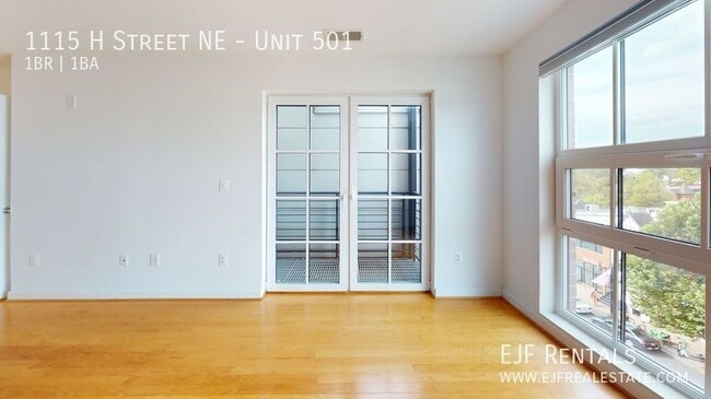 Foto del edificio - 1115 H St NE