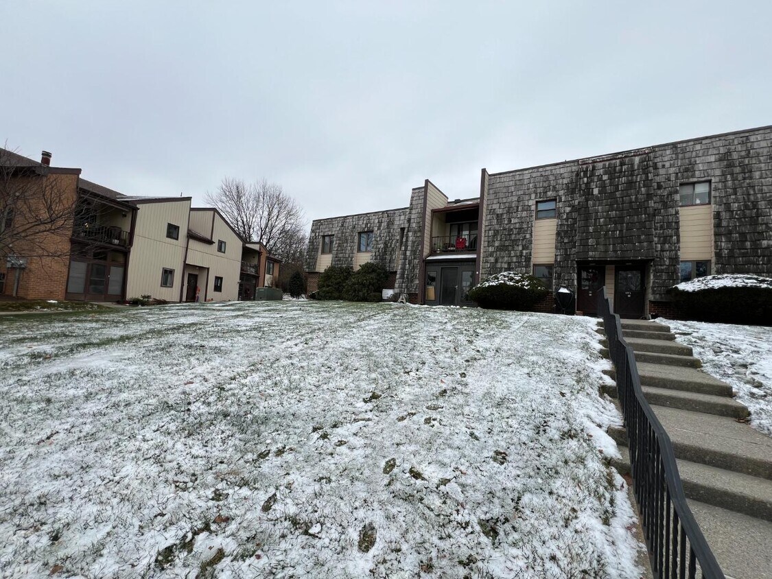 Foto del edificio - 977 Village Round