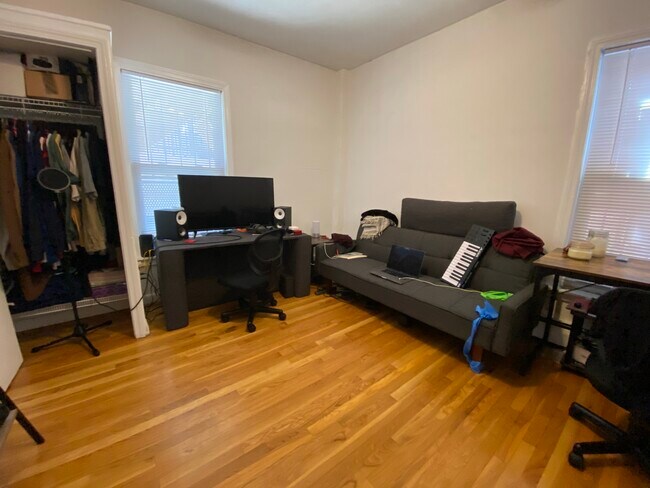 Building Photo - 28 S Huntington Ave