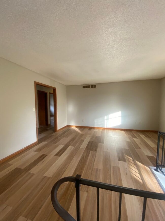 Building Photo - 4337 W Bethany Dr