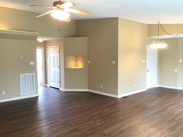 Building Photo - 4246 Paradise Hills Drive