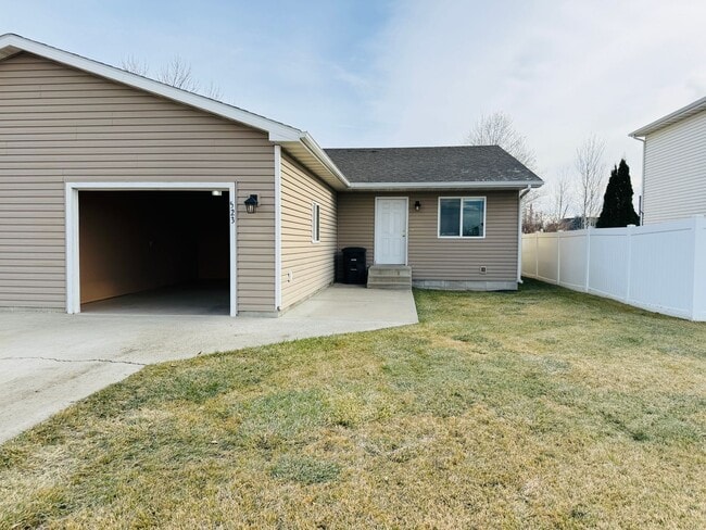 Foto del edificio - 523 Yellowstone Ave