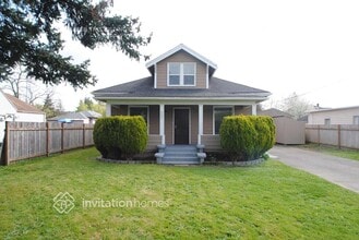 Building Photo - 732 5th Ave N