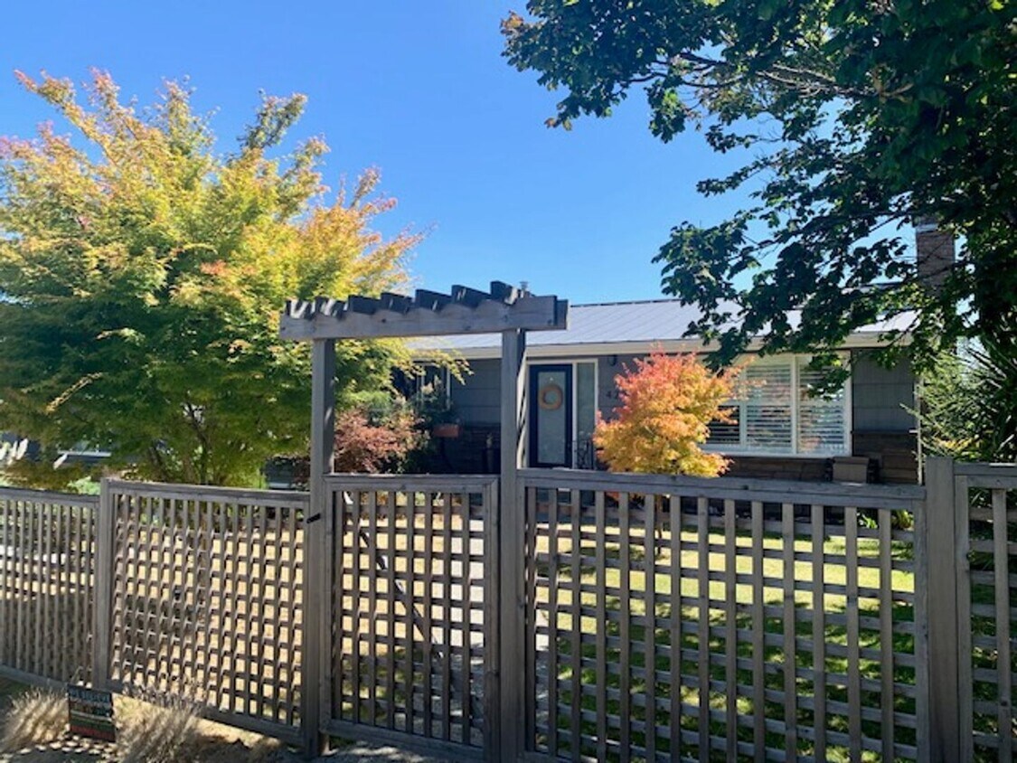 Foto principal - Spacious 4 Bedroom Magnolia Home