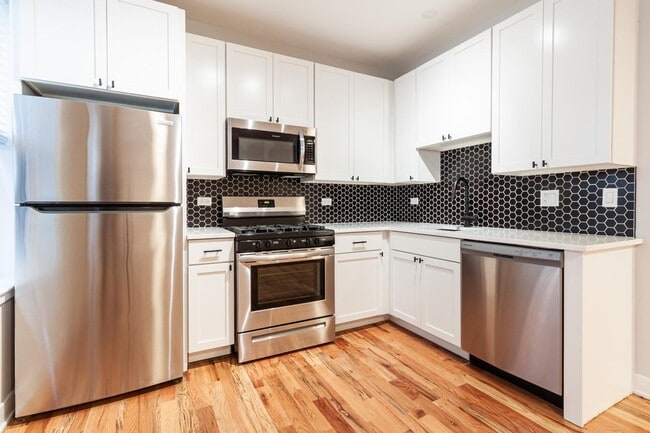 Photo - 656 West Wrightwood Avenue #303 Apartment