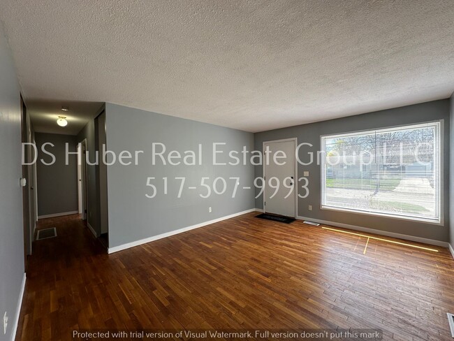 Building Photo - 2920 Hillcrest Street Lansing, MI 48911