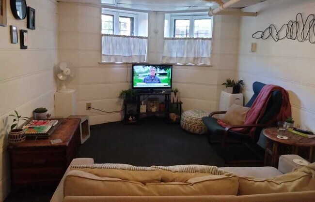 Foto del edificio - 2929 N Calvert St