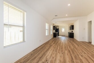 Building Photo - 11139 N Lake Mist Ln