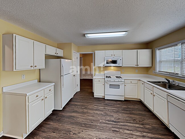 Building Photo - 515 Bass Chase NW