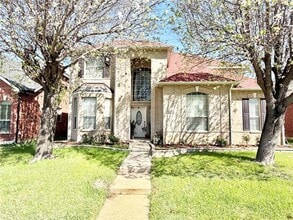 Building Photo - 652 Forest Hill Dr