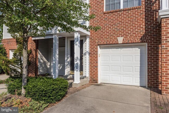 Foto del edificio - 13105 Marcey Creek Rd