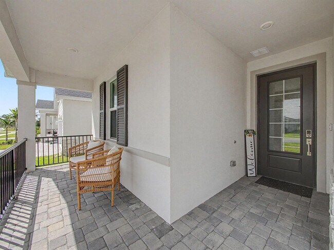 Foto del edificio - 9049 Dahlia Cir