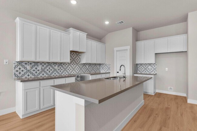 Building Photo - 2216 Inglenook Grv Dr