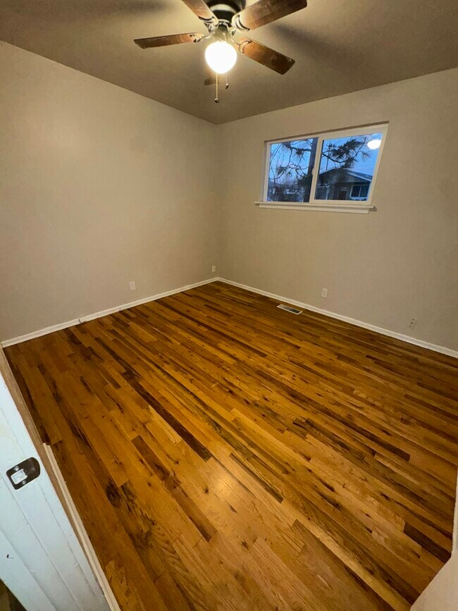 Foto del edificio - 1325 E 5th N