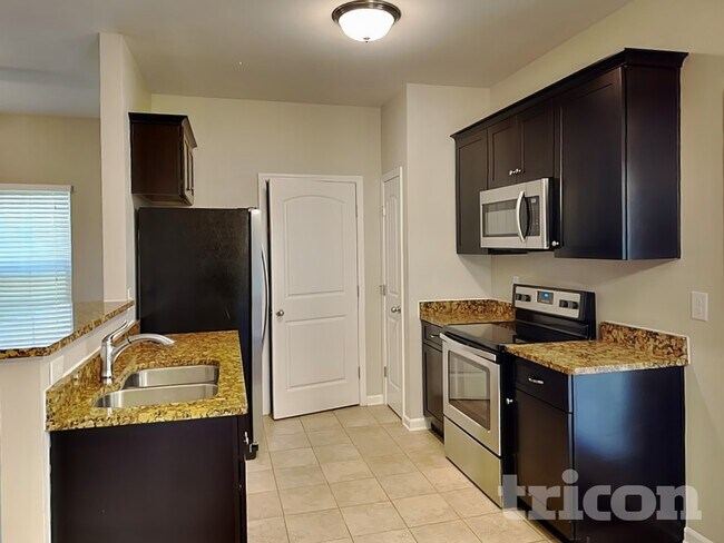 Foto del edificio - 2151 Cason Ln