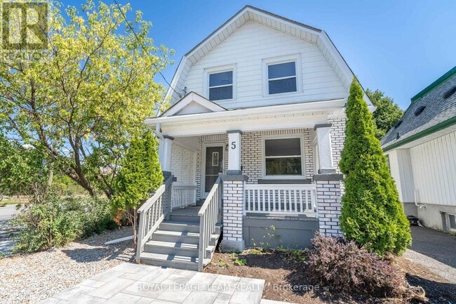 Building Photo - 5 Gilchrist Ave