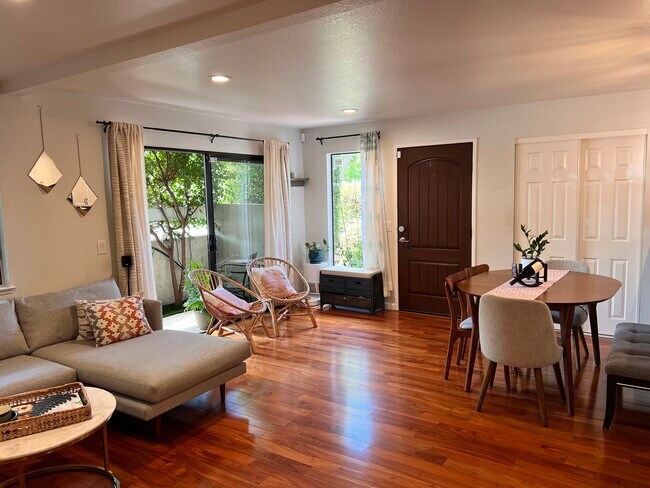 Building Photo - 509 Sierra Vista Ave