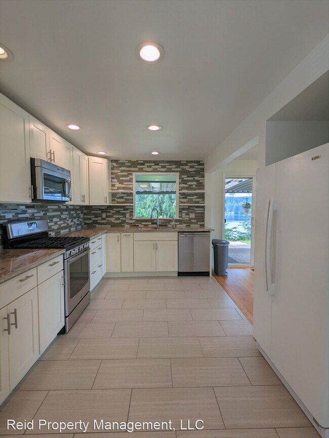 Building Photo - 3 br, 2 bath House - 1508 Kitsap Dr.