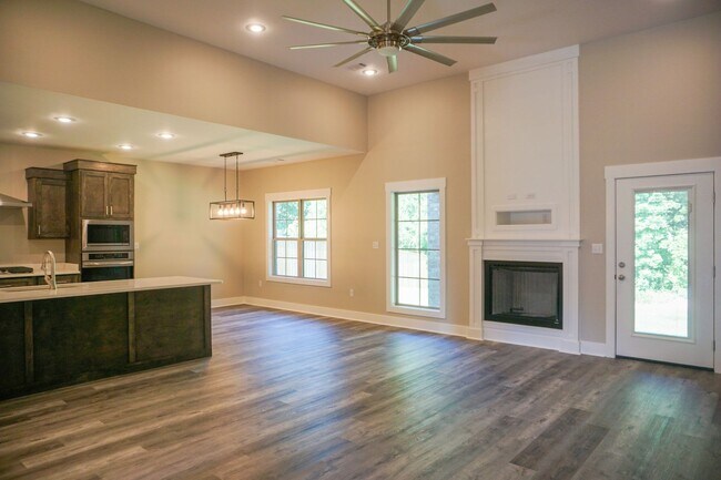 Building Photo - 4 Bedroom Home in Sage Meadows