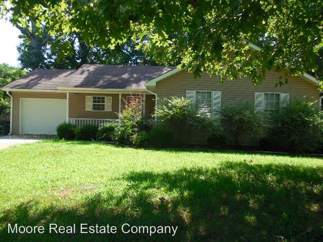 Primary Photo - 2924 Green Leaf St