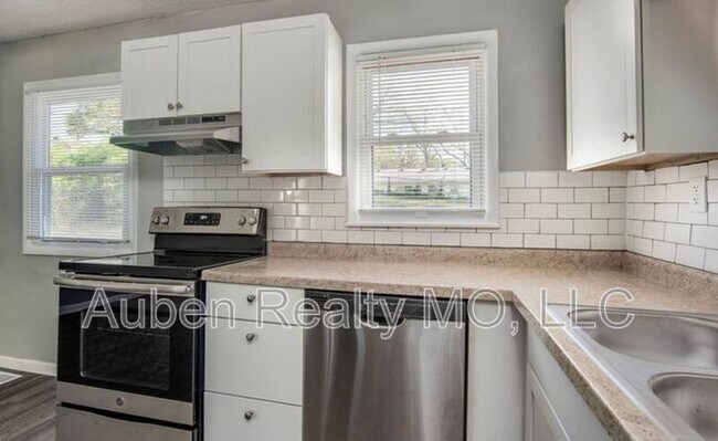 Foto del edificio - 4712 E 44th St