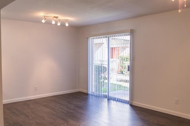 Foto del edificio - 5506 Grover Ave