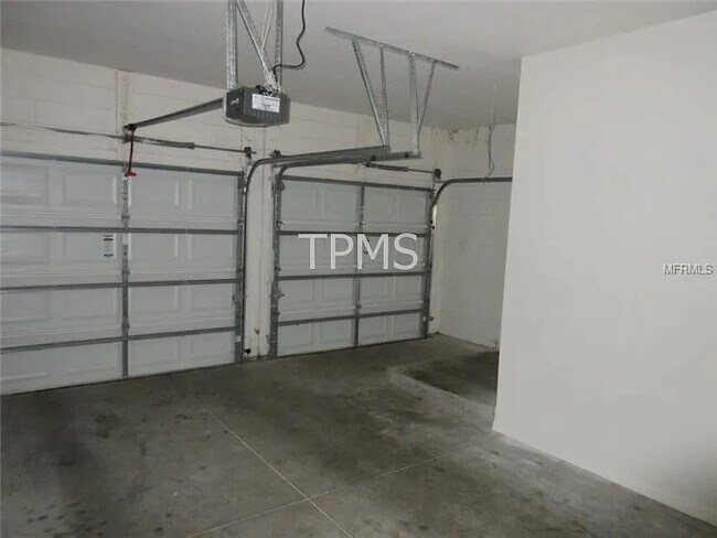 Building Photo - 2225 Sweet Holly Ln