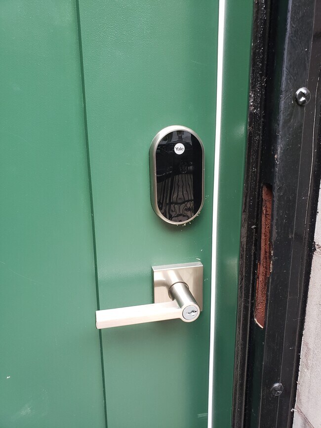 Foto del edificio - 15 E 117th St