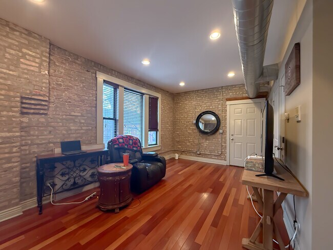 Building Photo - 1946 W Newport Ave