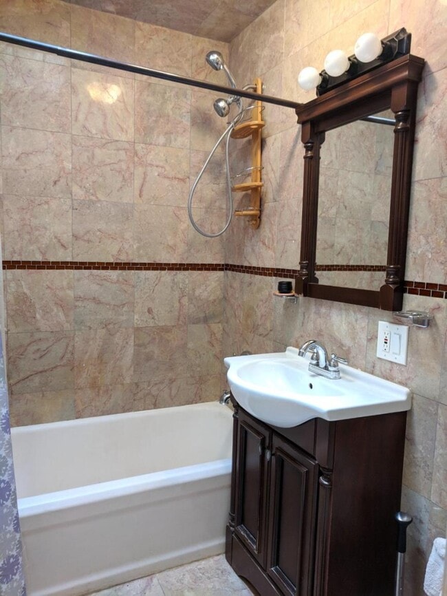 Building Photo - 1 bedroom in New York NY 10022