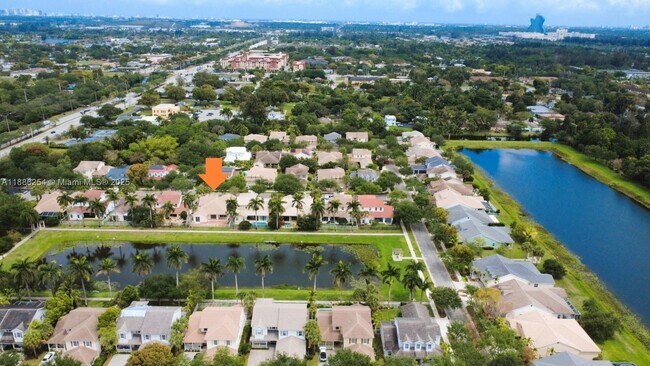 Foto del edificio - 4713 Village Way