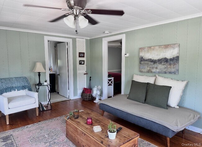 Foto del edificio - 2 Orchard Neck Rd