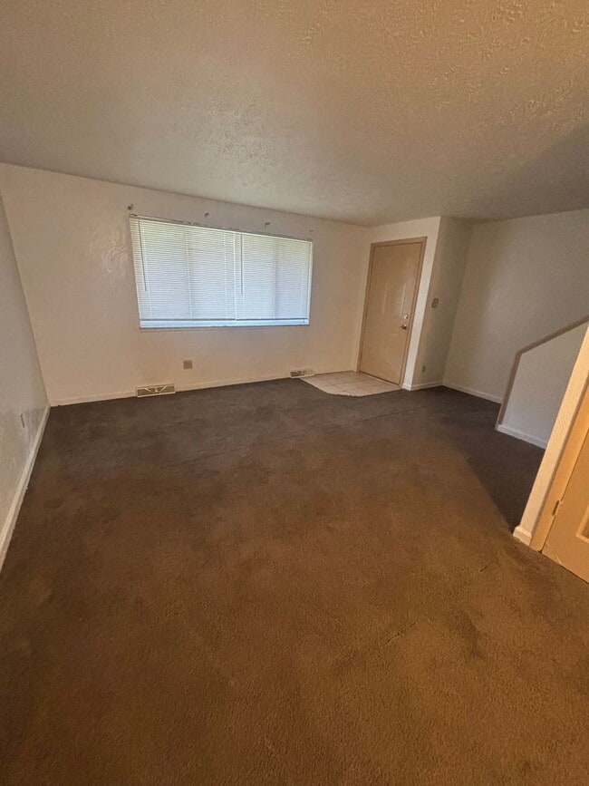 Building Photo - 23823 Banbury Cir