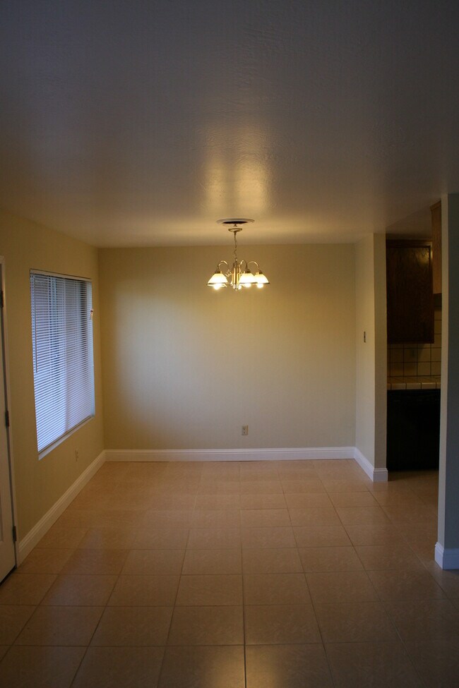Foto del edificio - 7612 N Laurelglen Blvd