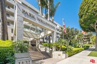 Building Photo - 1131 Alta Loma Rd