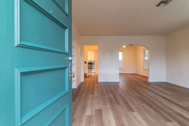 Foto del edificio - 810 W Willow St