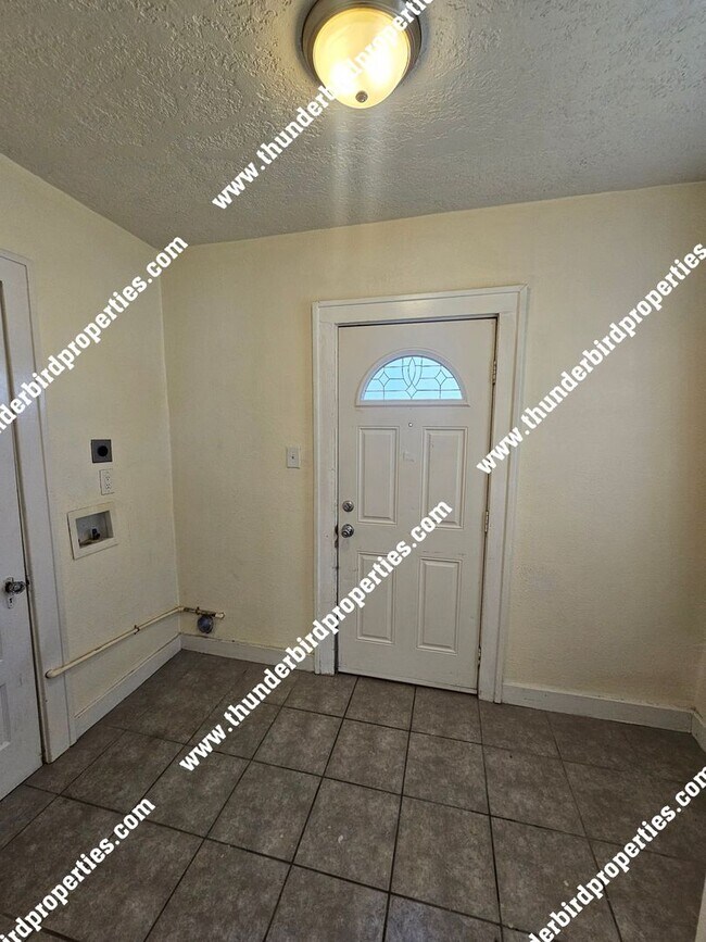 Foto del edificio - 1618 Coal Ave SE